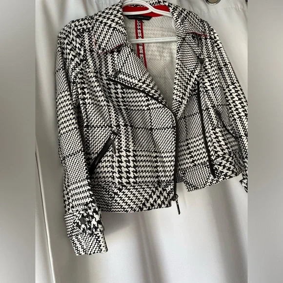 White House Black Market Houndstooth Blazer size 6P NWOT. Never worn - Picture 5 of 7